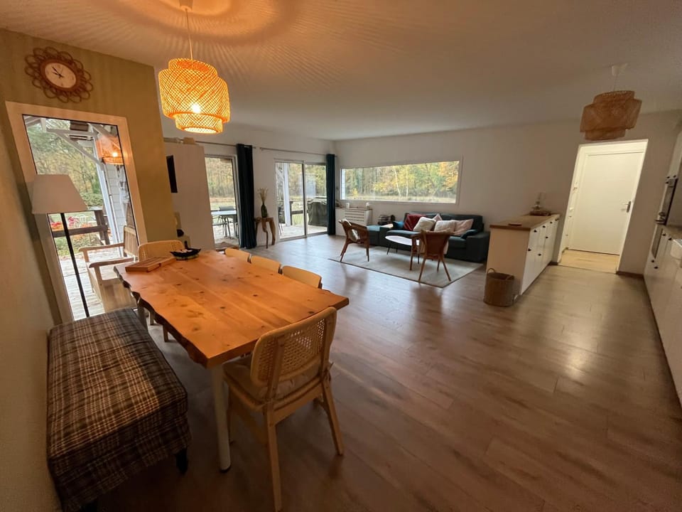Communal lounge/ TV room