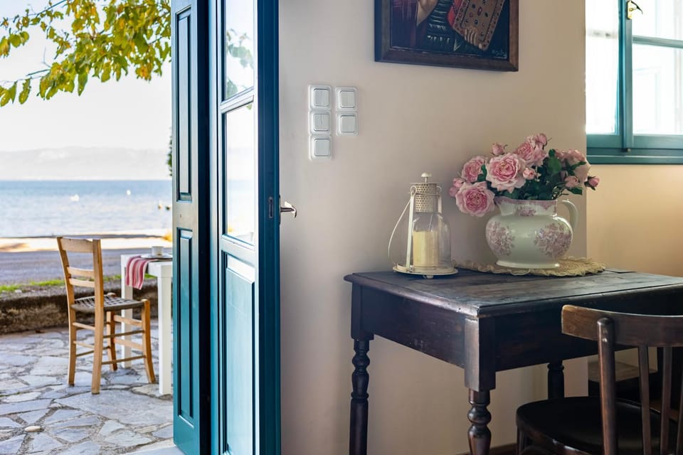 Facade/entrance, Sea view