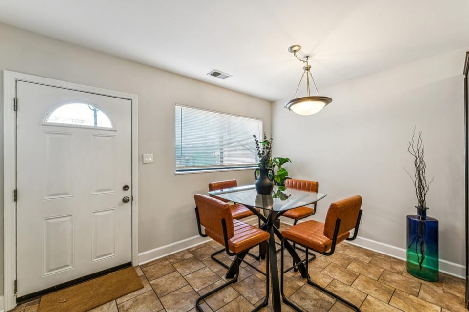 Walk to Main Street: Kansas City Vacation Rental! House in Kansas City