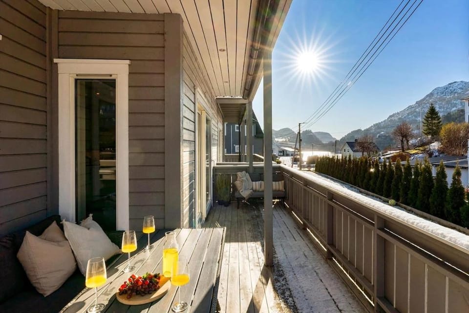 Bright and Modern 2-bed Apartment with parking, BBQ and more Apartment in Bergen