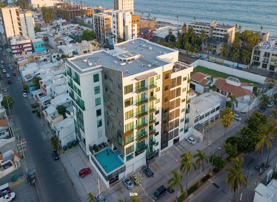 Property building, Day, Natural landscape, Bird's eye view, City view, Sea view, Street view, Location