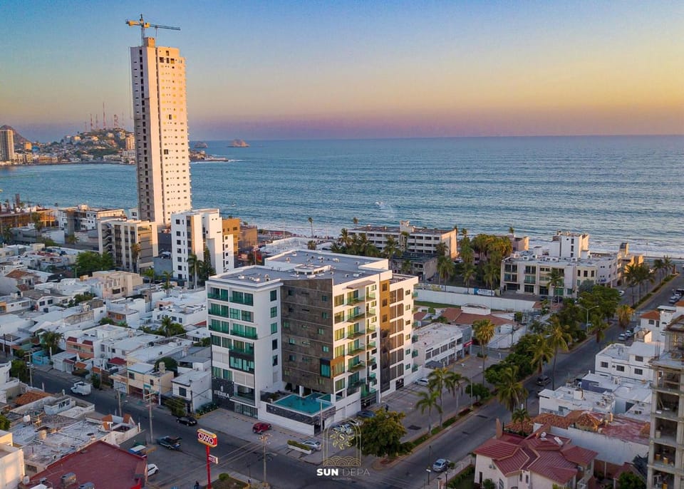 Property building, Day, Natural landscape, City view, Street view, Location, Sunrise, Sunset