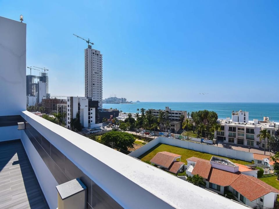 Day, Natural landscape, View (from property/room), Balcony/Terrace, City view, Sea view