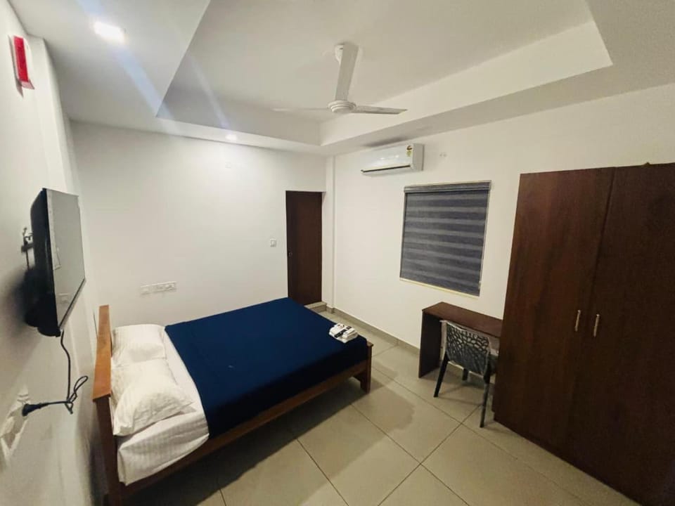 TV and multimedia, Photo of the whole room, Bedroom, air conditioner