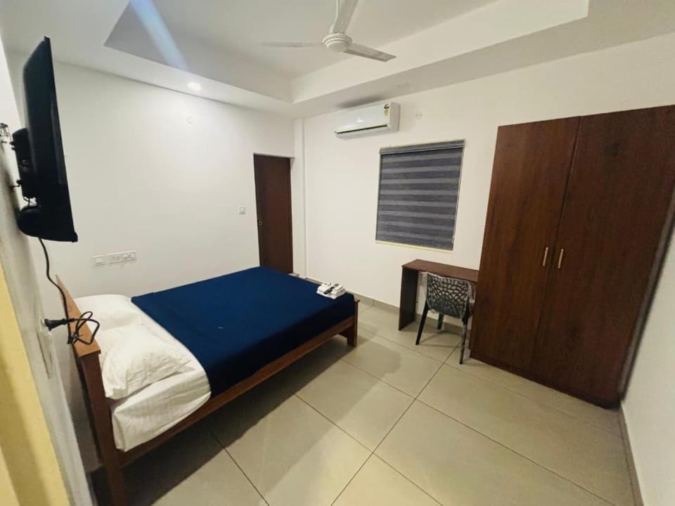 Bed, Photo of the whole room, air conditioner