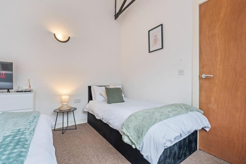 Stylish New York Loft - City Centre Stay Apartment in Birmingham