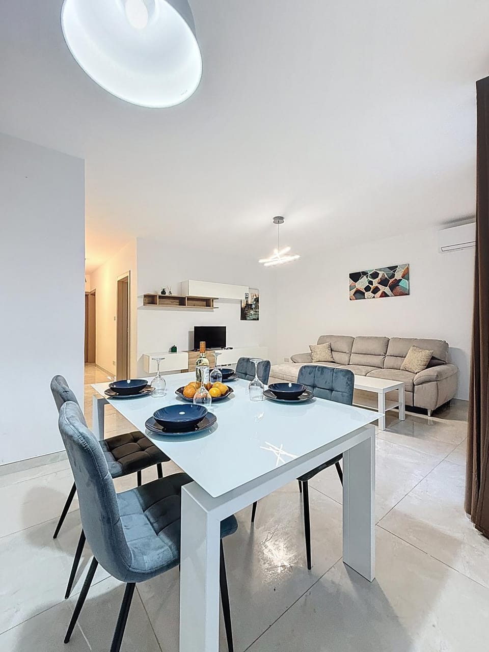 Photo of the whole room