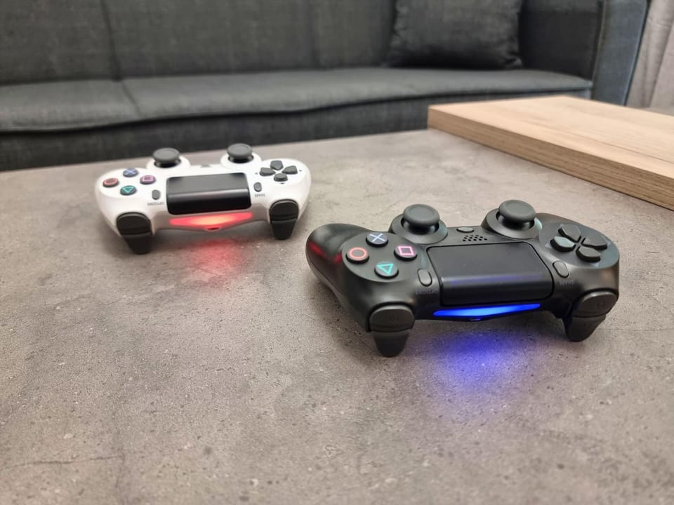 Game Room, Living room, air conditioner