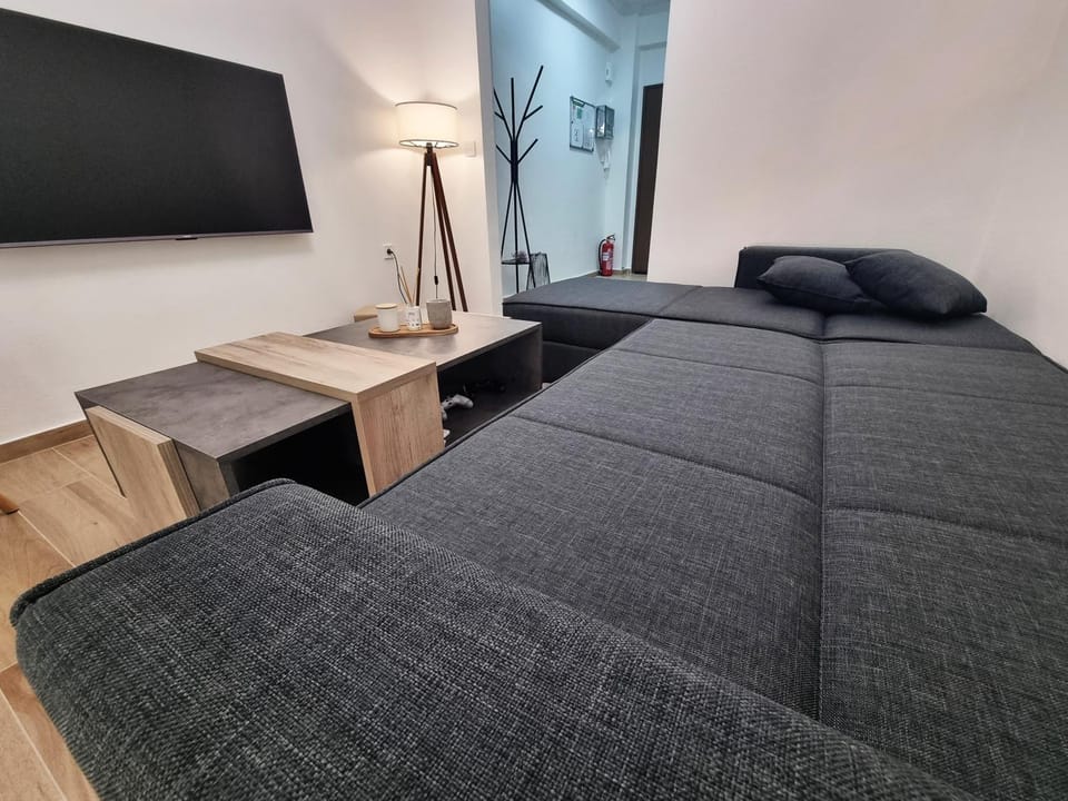 TV and multimedia, Living room, Photo of the whole room, Seating area
