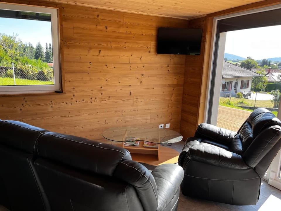 Bienvenue au gîte La Vue des Cimes! House in Neuchâtel, Switzerland
