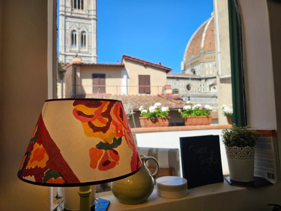 View (from property/room), Decorative detail, City view