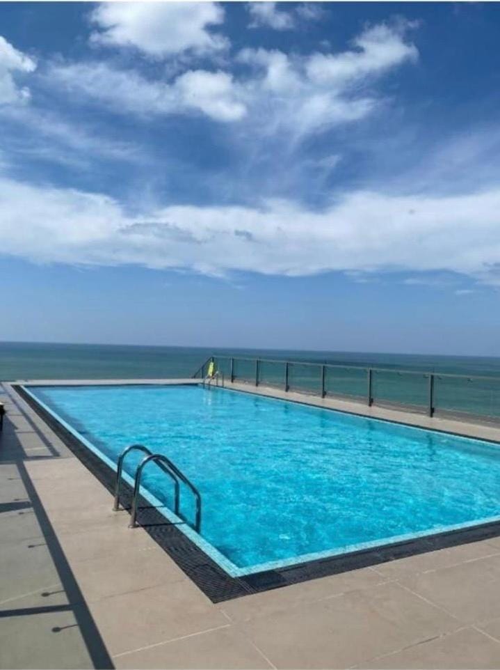 Ocean Breeze Coastal Blue Studio Apartment in Negombo
