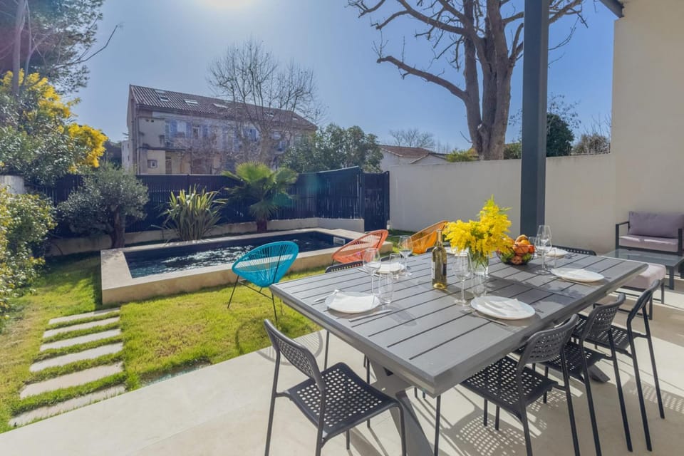 Villa moderne avec piscine - Proche Marseille House in Marseille