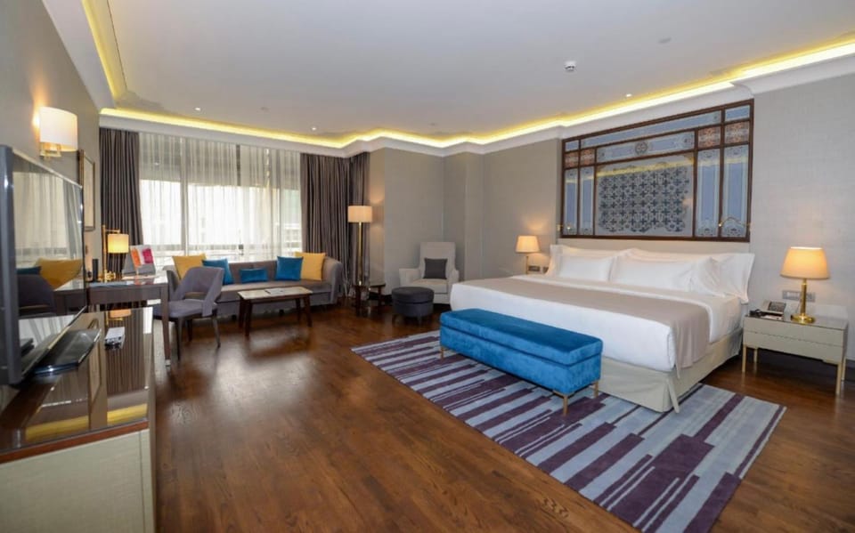 Bed, TV and multimedia, Living room, Bedroom