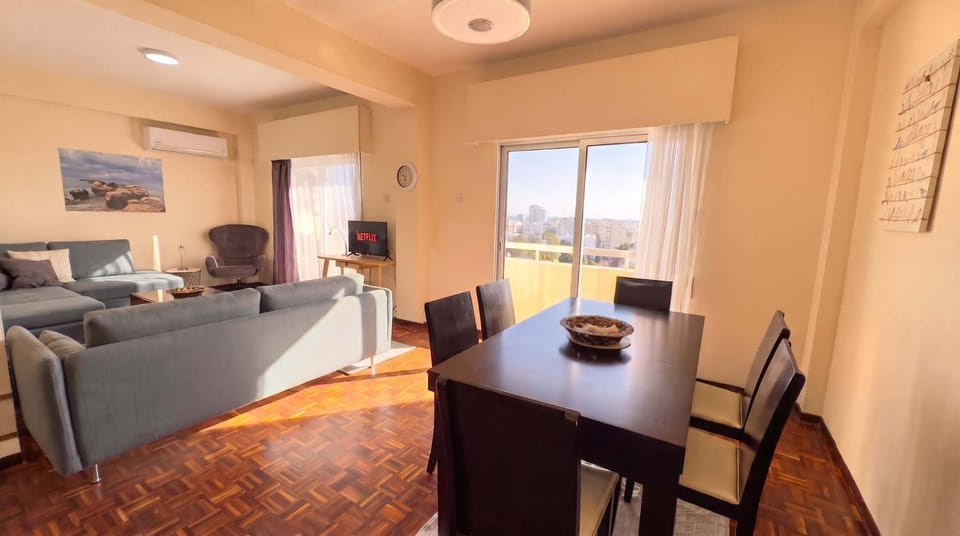 Living room, Photo of the whole room, Seating area, Dining area, Bedroom, air conditioner
