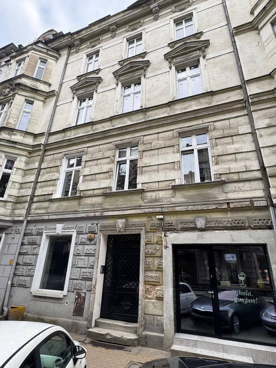 Property building, Location