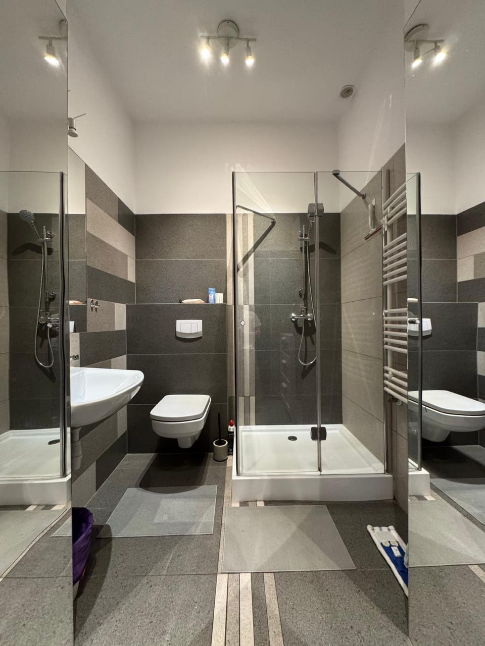 Shower, Toilet, Bathroom, washing machine
