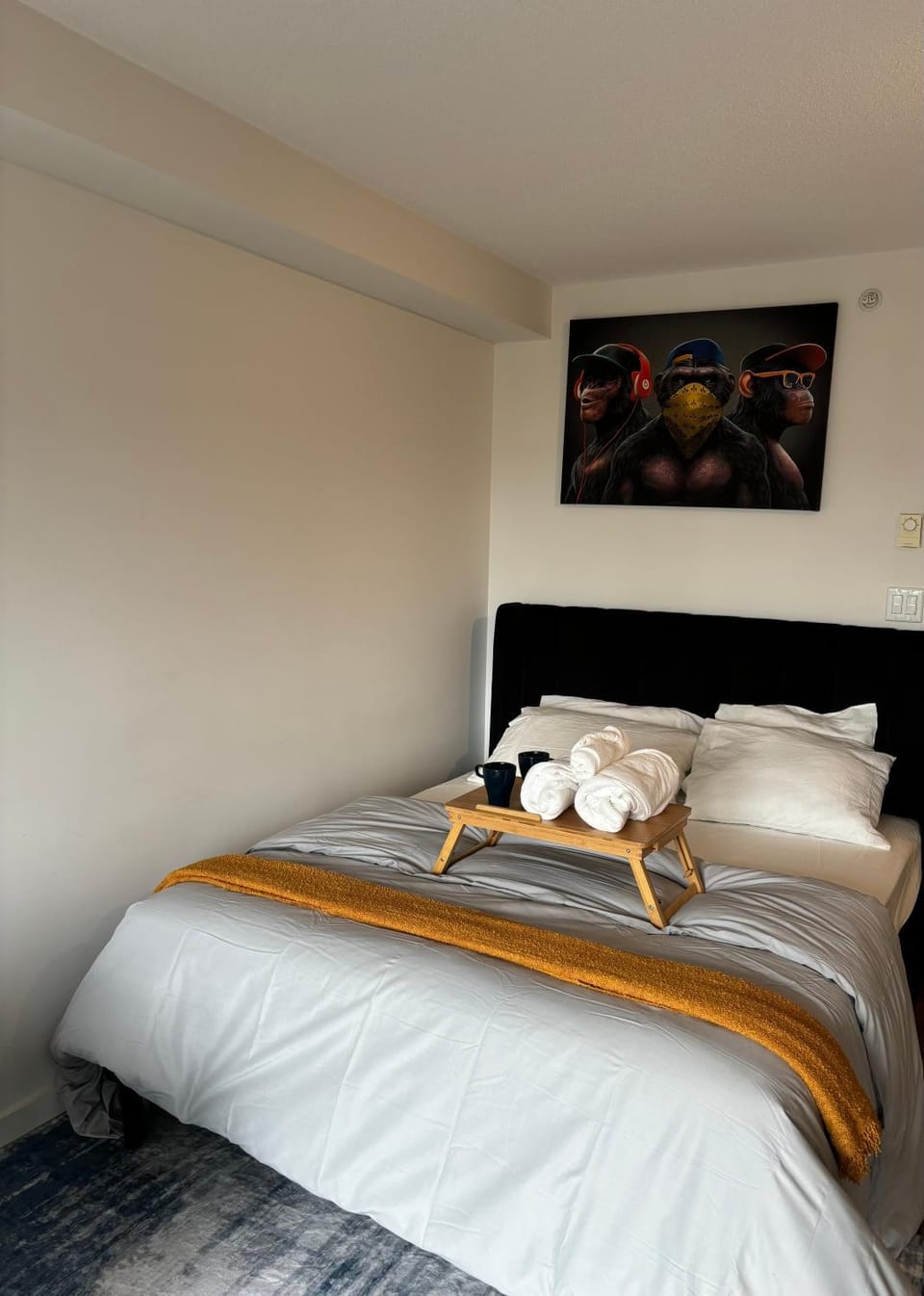 Executive 2 beds and 1 bath suit Apartment in Surrey