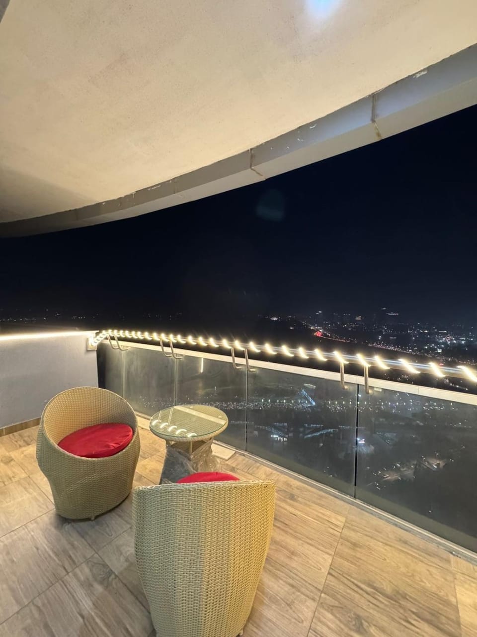 Cozy Stay At Supernova Noida Apartment in Noida