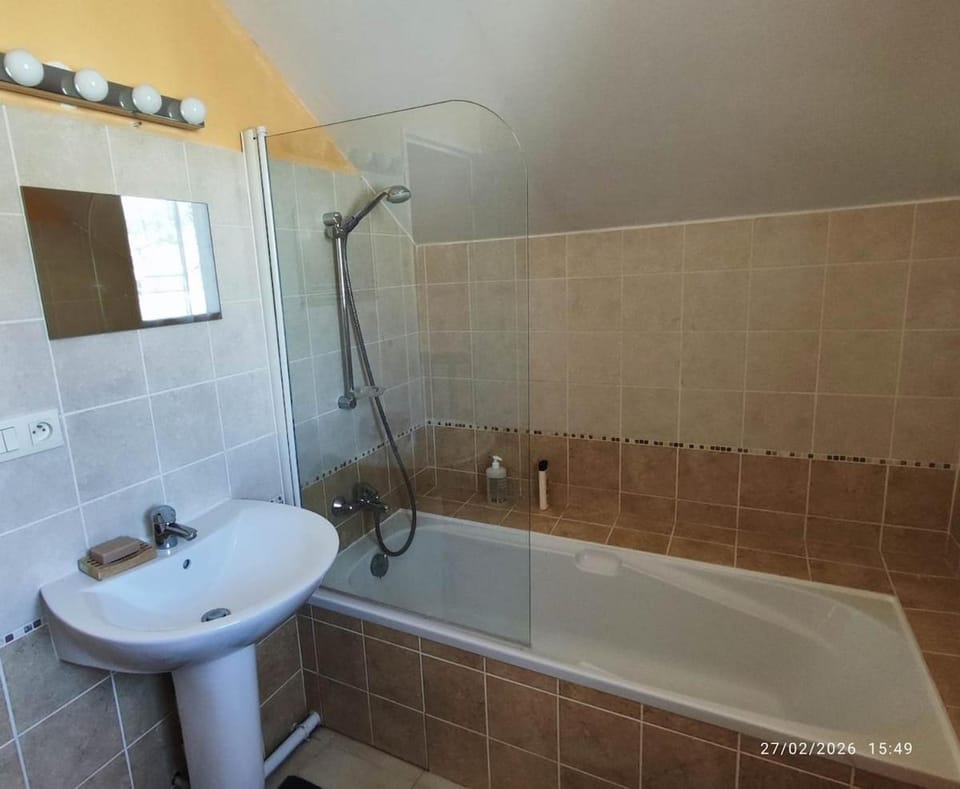 Bathroom, Bath