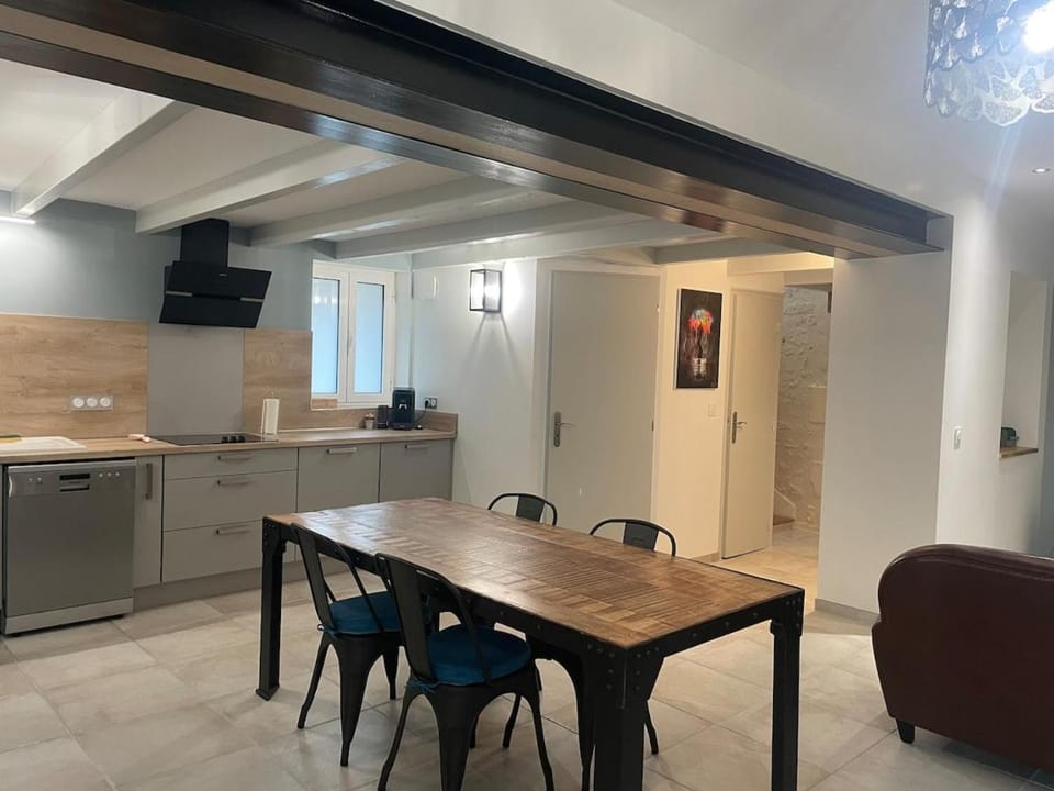Logement cosy 70m2 avec jardin 900 m cure House in Jonzac