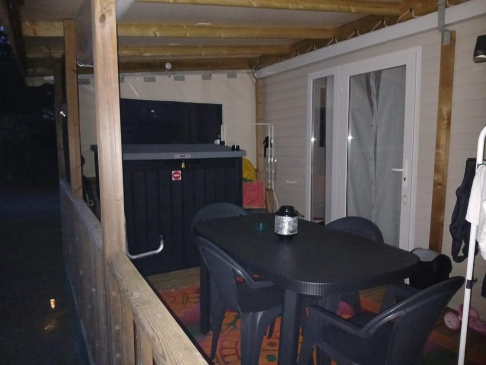 Mobil-Home Cosy 4-6p - Calme et Detente - Terrasse couverte - 4 etoiles Campground/ 
RV Resort in Pont-Aven