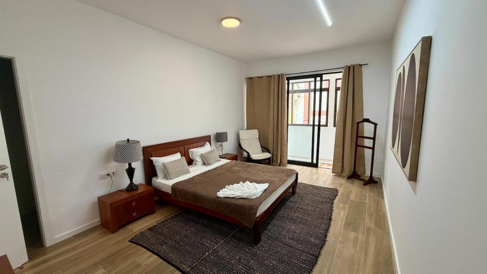 Bed, Bedroom, air conditioner