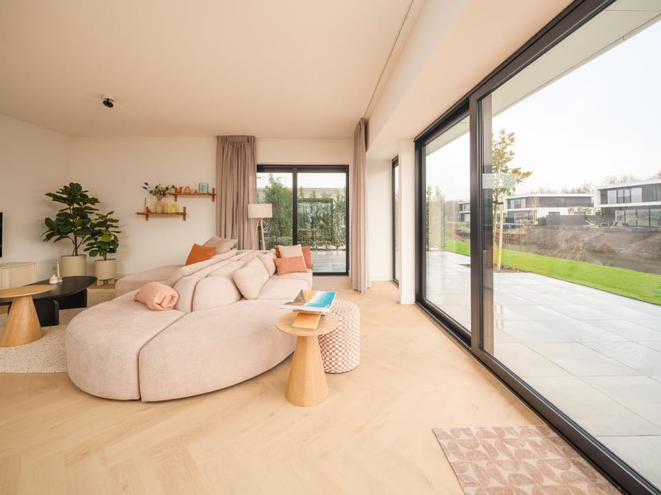 Water Nr. 500 | 8 Pers. Hottub & Sauna House in Biddinghuizen