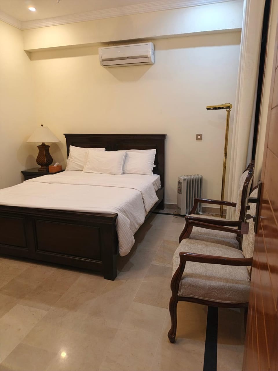 The Aristocrat Manor Bed and Breakfast in Islamabad