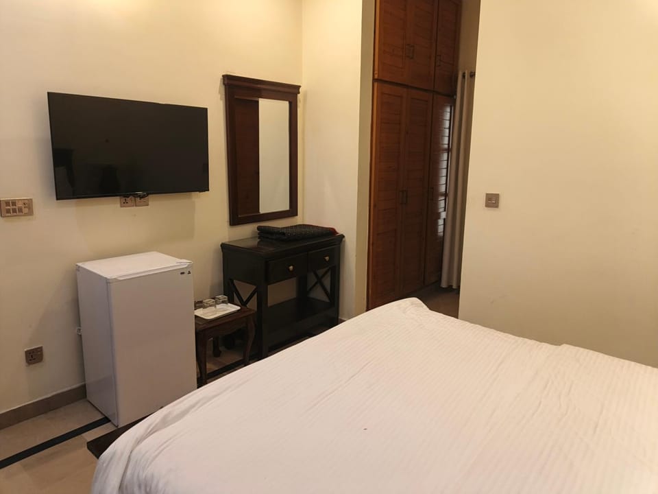 The Aristocrat Manor Bed and Breakfast in Islamabad