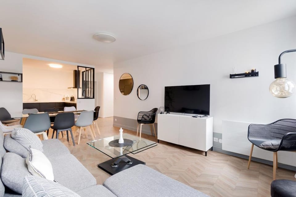 Communal lounge/ TV room, TV and multimedia, Living room, Seating area