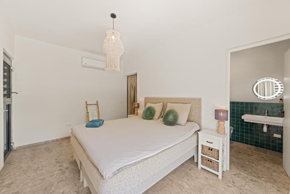 Luxe Tropische Villa met Privézwembad House in Jan Thiel