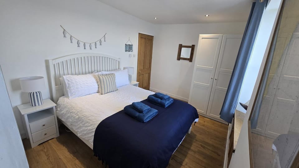 Bed, Photo of the whole room, Bedroom, towels, wardrobe