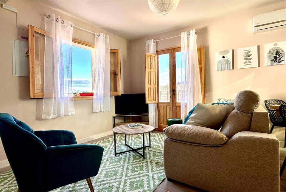 View (from property/room), Living room, Photo of the whole room, Mountain view