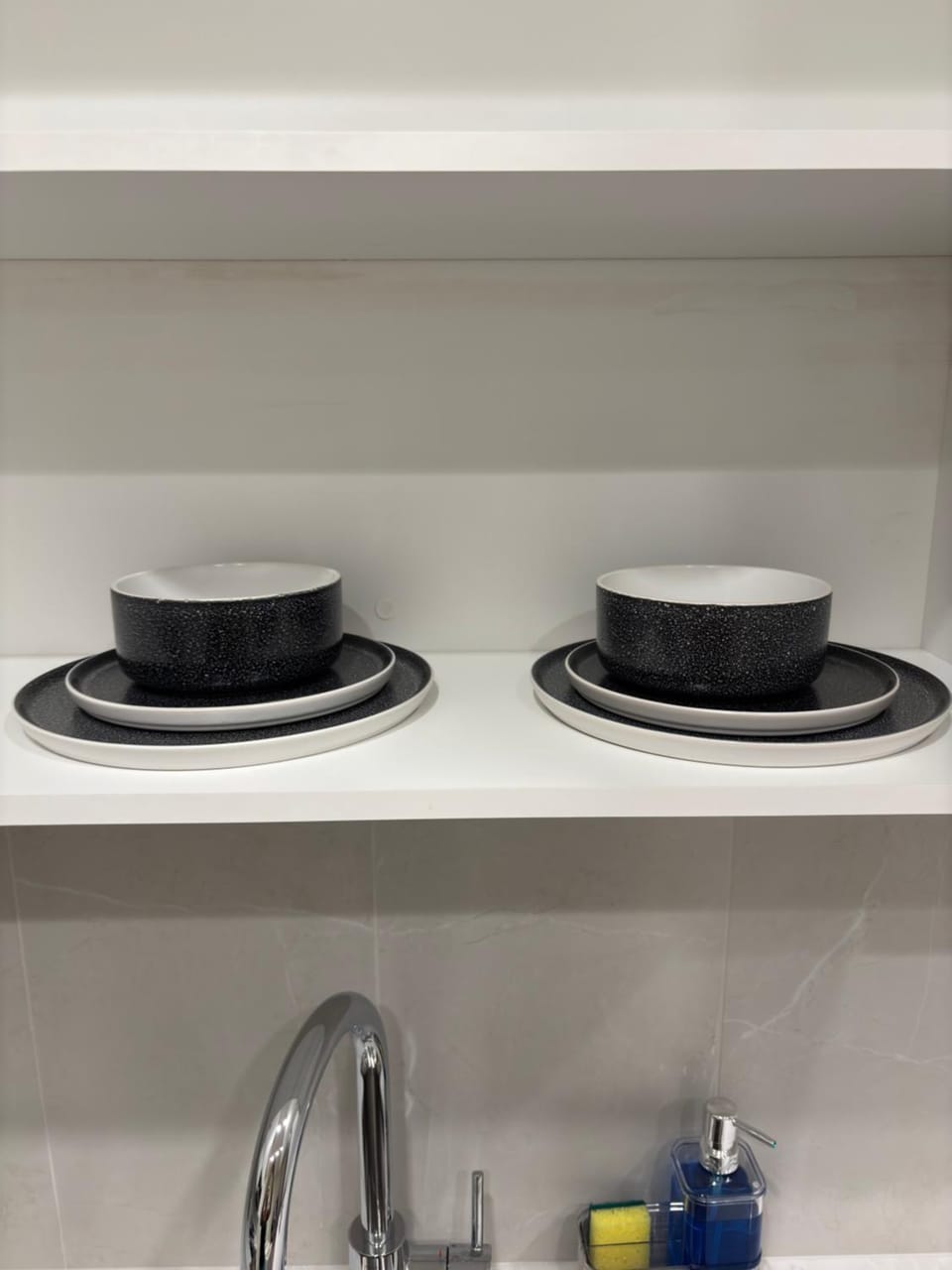 Luxury 2bed 1bath suit Apartment in Surrey