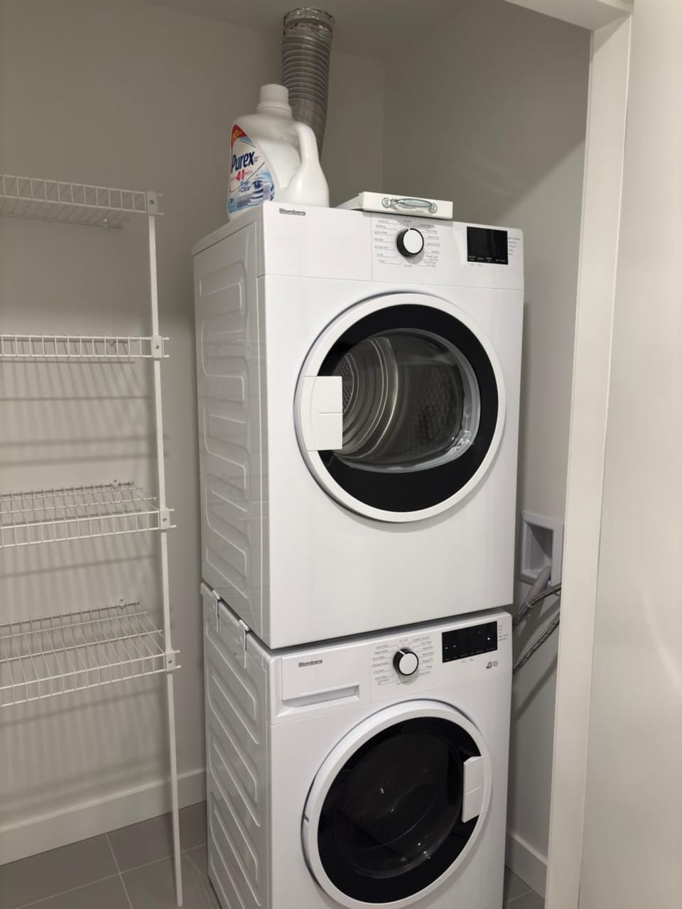 Luxury 2bed 1bath suit Apartment in Surrey
