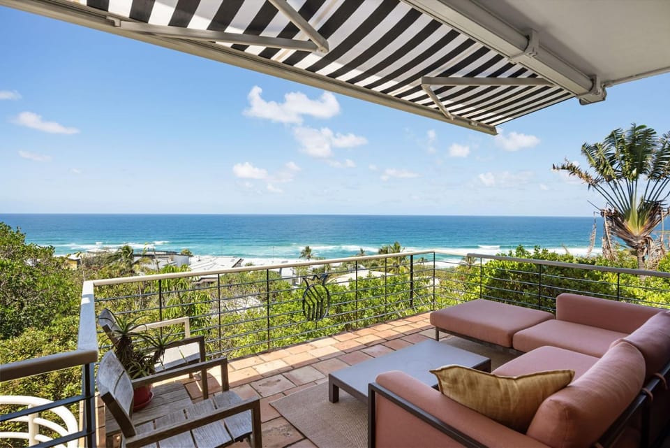 Patio, Balcony/Terrace, Seating area, Beach, Sea view