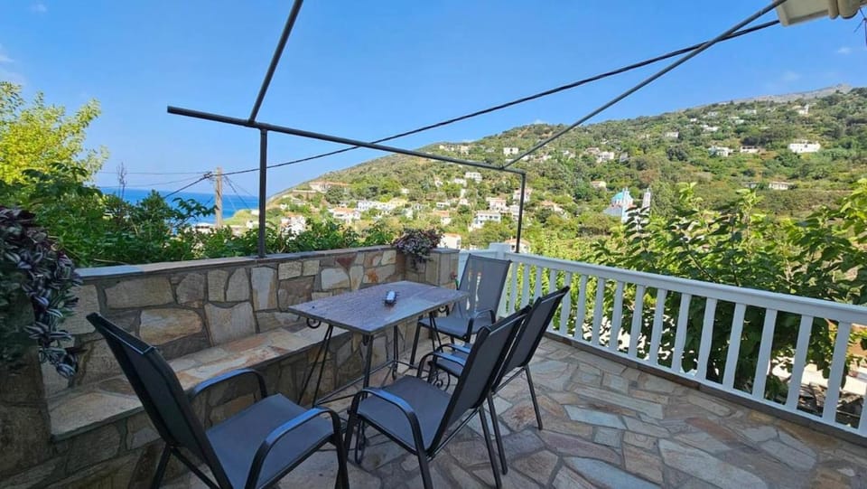Natural landscape, Balcony/Terrace, Dining area, Mountain view, Sea view