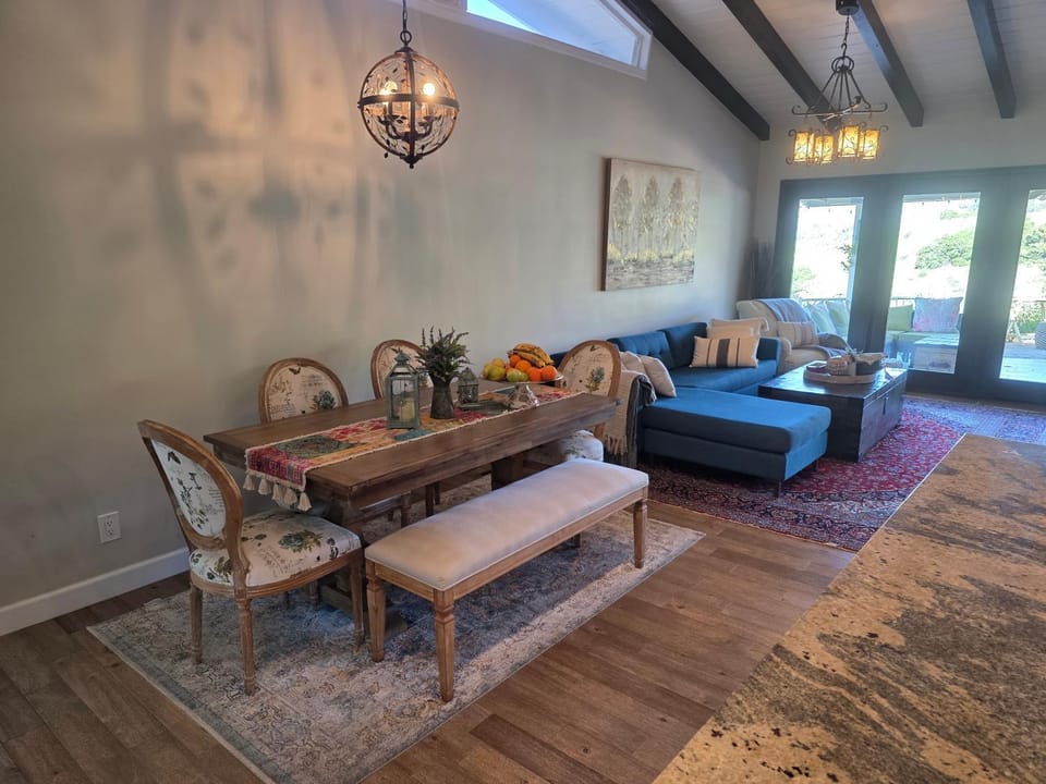 The Panorama at Shadow Hills - Burbank Adjacent House in Sun Valley