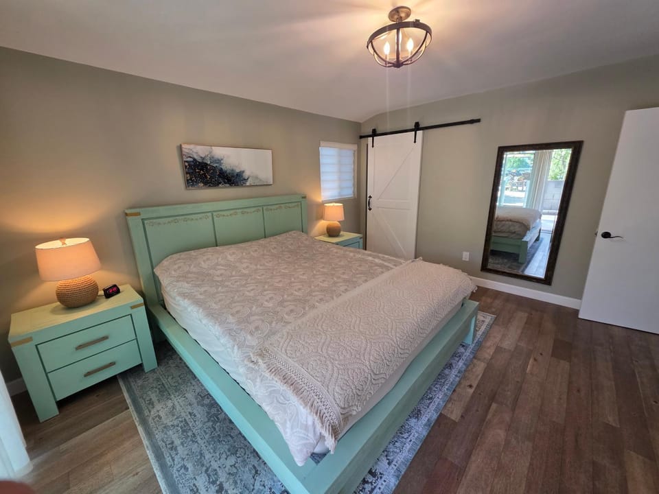 The Panorama at Shadow Hills - Burbank Adjacent House in Sun Valley