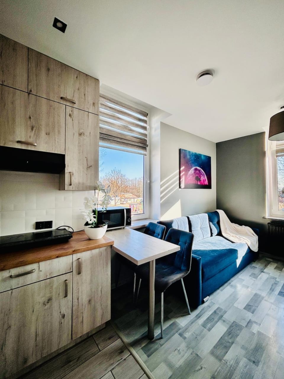 Kitchen or kitchenette, Seating area