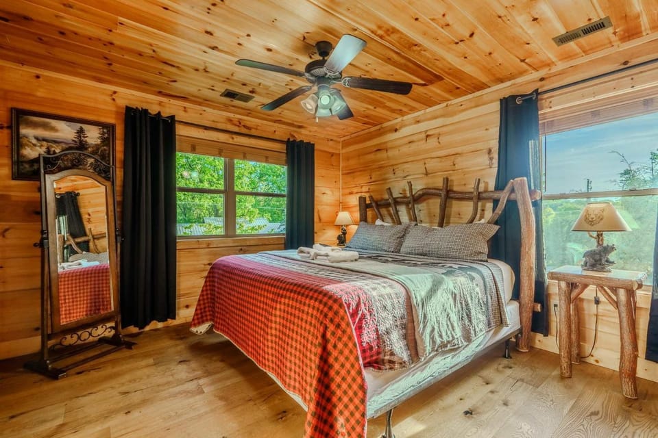 Mystical Mornings House in Gatlinburg