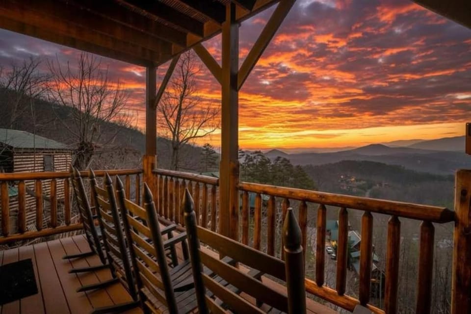 Masterpiece Views House in Sevier County