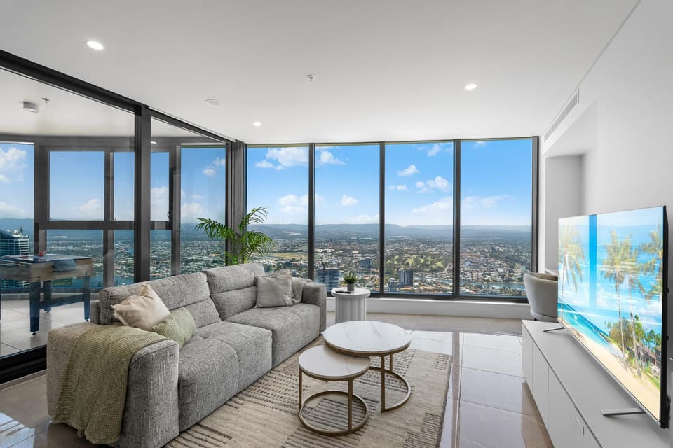 Ocean Heights Beachfront Apartments Surfers Paradise Apartment hotel in Surfers Paradise
