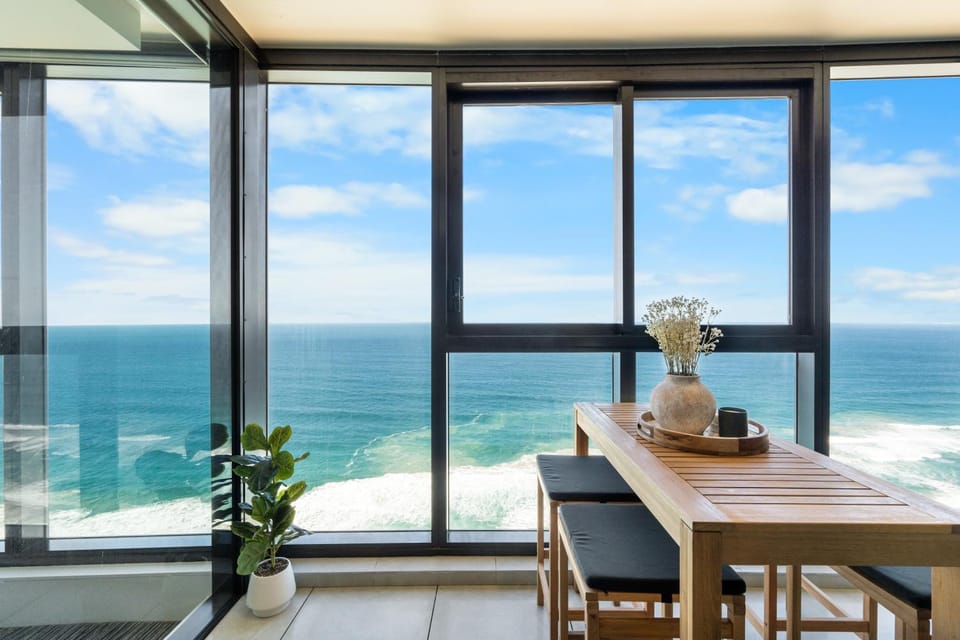 Ocean Heights Beachfront Apartments Surfers Paradise Apartment hotel in Surfers Paradise