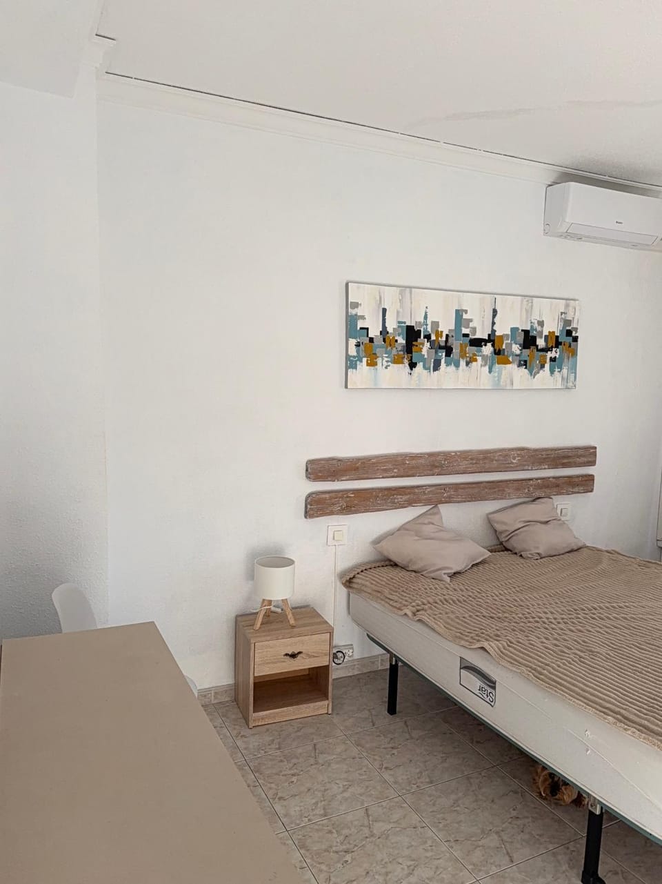 Bed, Bedroom, air conditioner