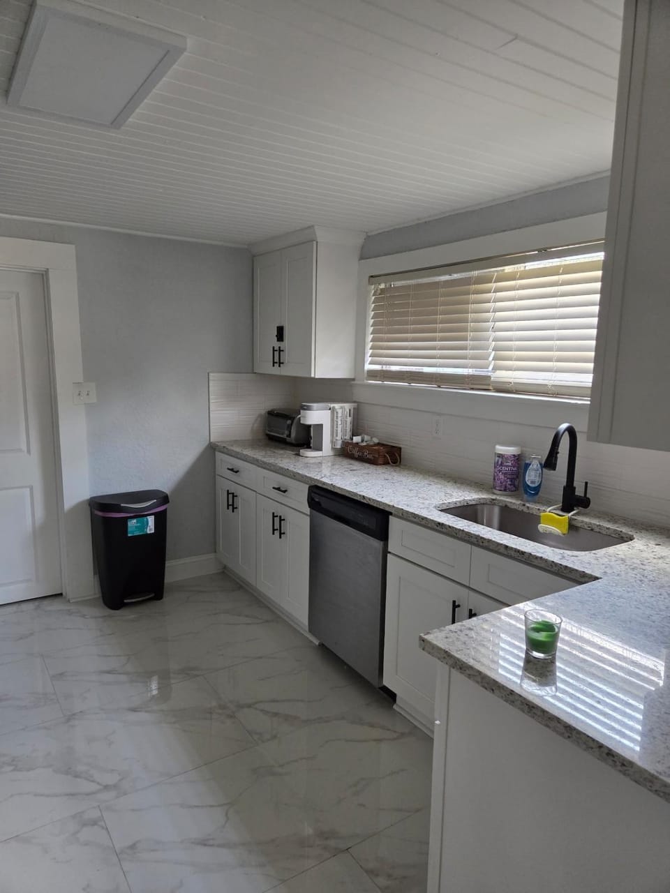 Jax Haven Room for Six, Close to It All House in Jacksonville