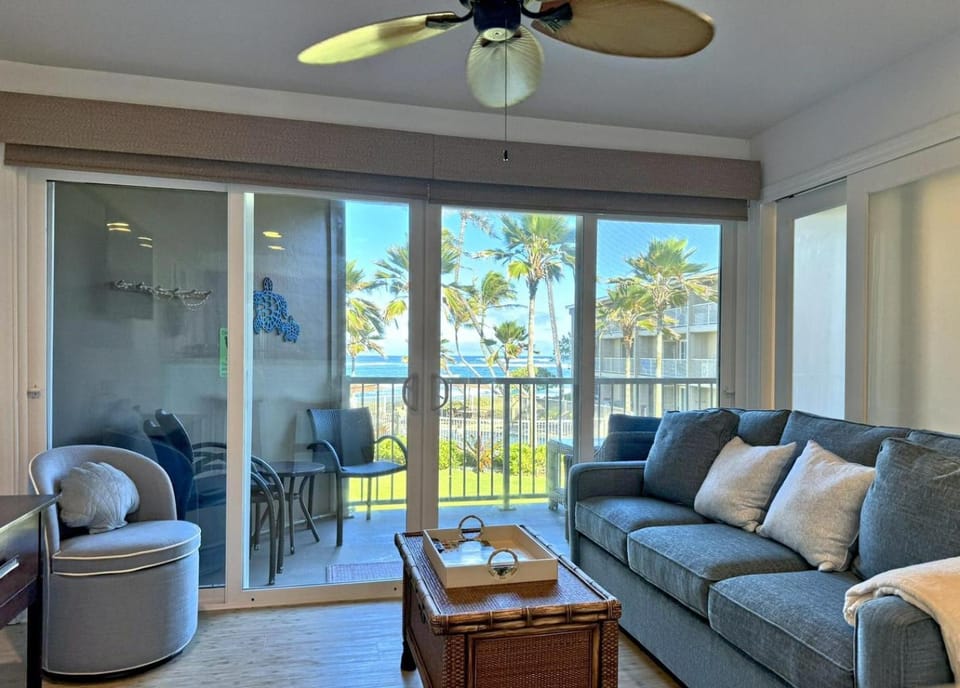 Day, View (from property/room), Living room, Seating area
