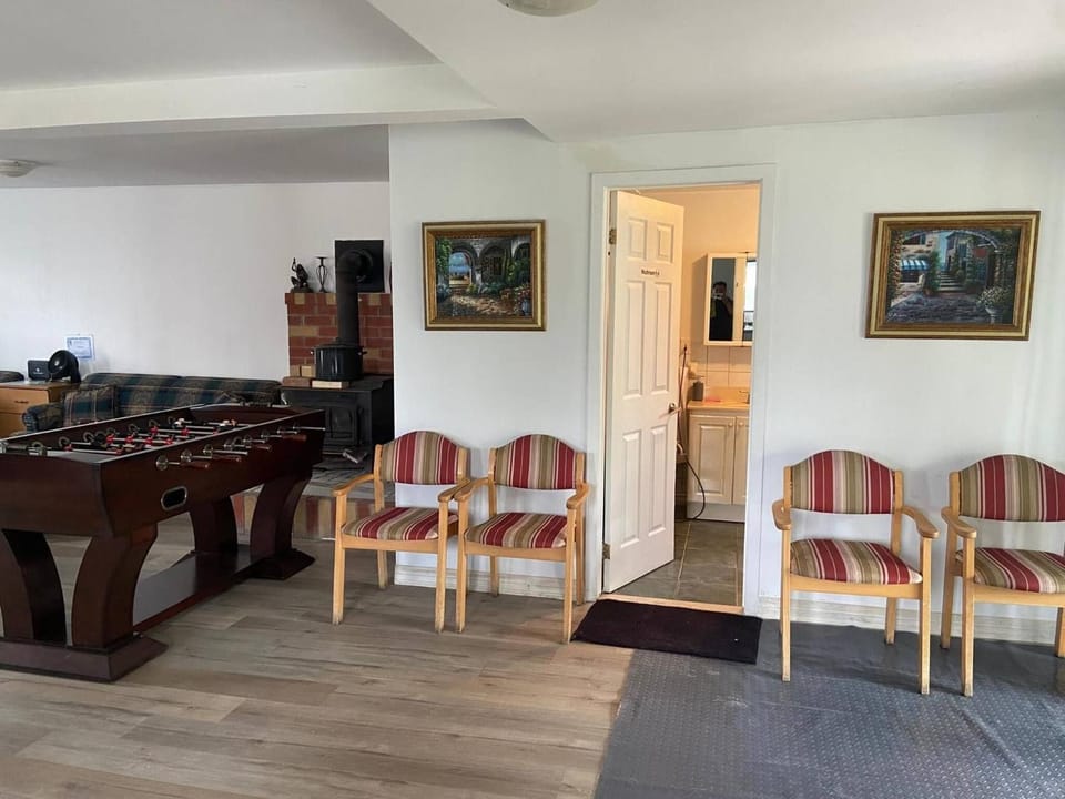5 Bedroom Cottage at Rice Lake House in Otonabee-South Monaghan