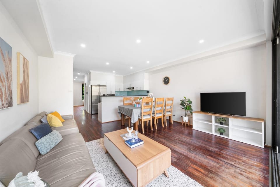 Stanmore Home Near Newtown Parking City Access House in Marrickville